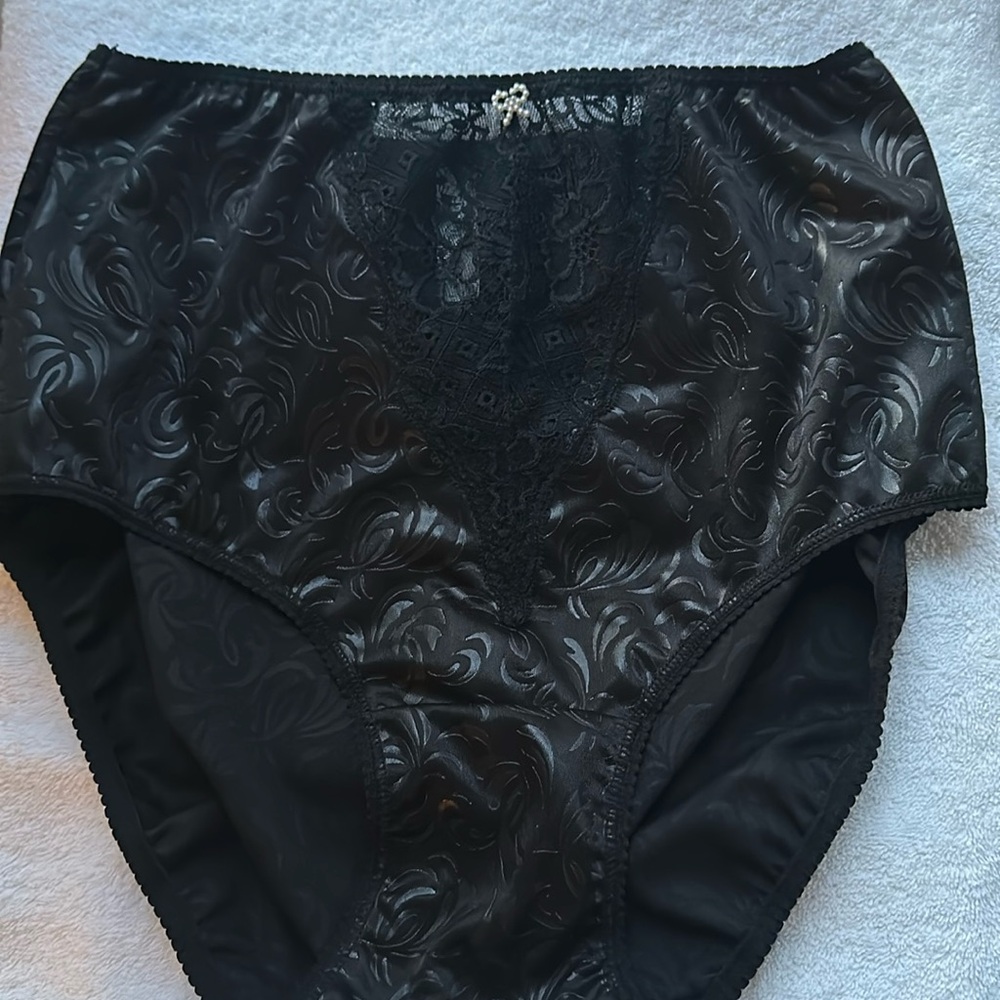 Ladies panty by Eloquence